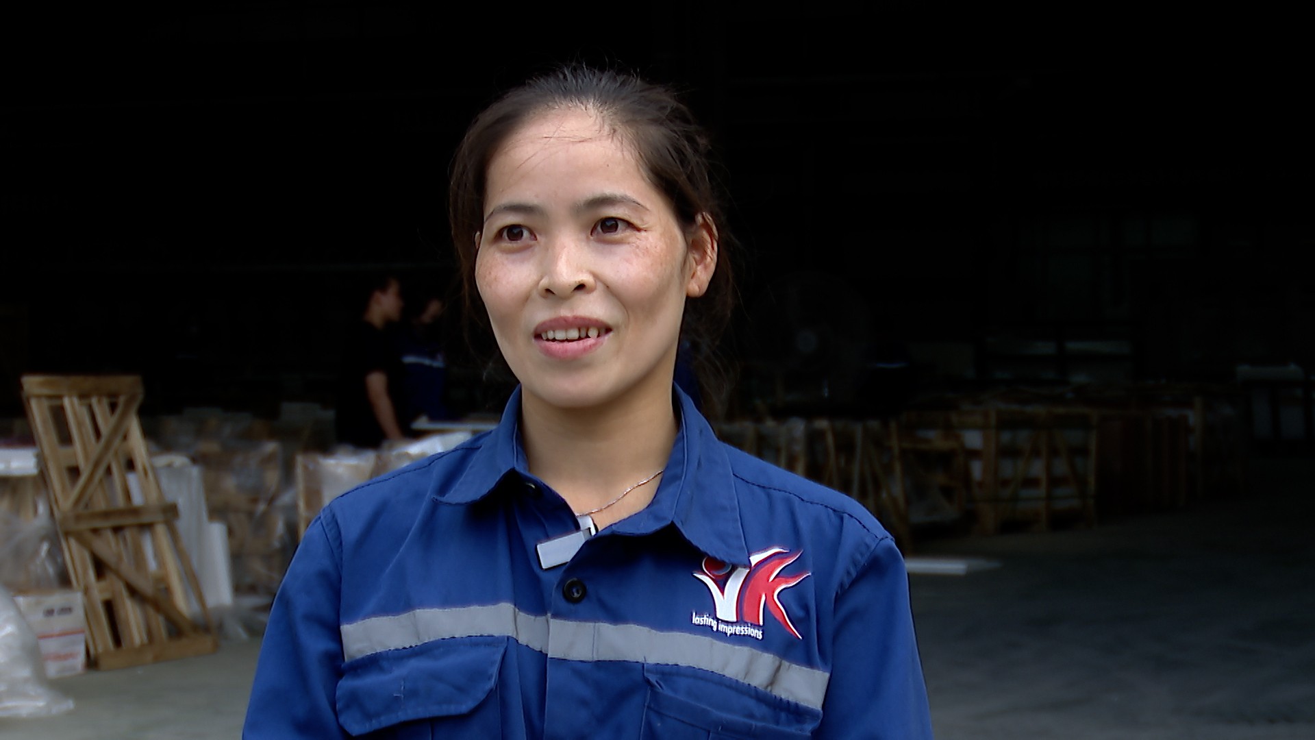 Chị Mông Thuỷ Lợi. sequence-0100-09-51-10still002.jpg