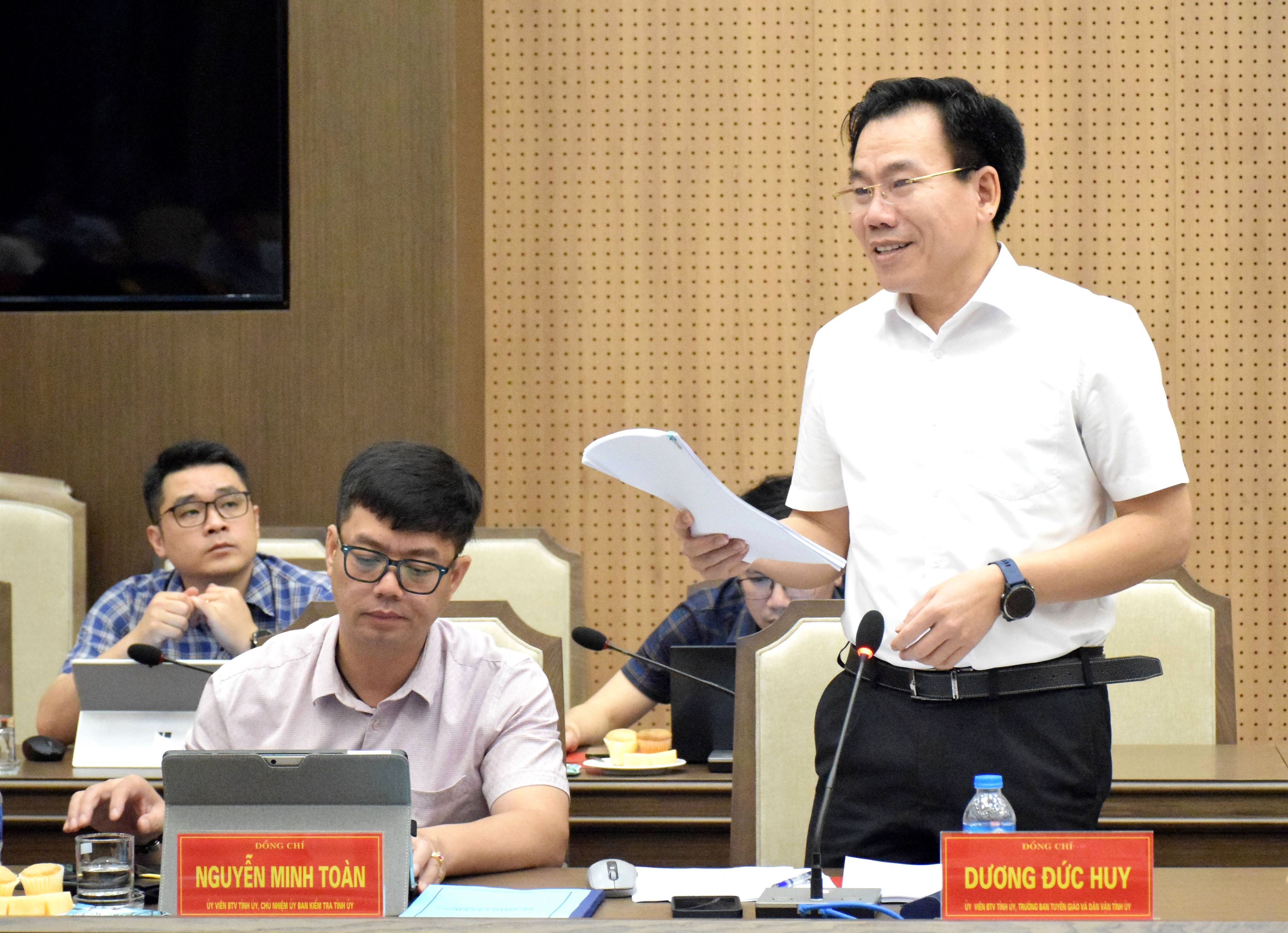 Đồng chí Dương Đức Huy - Ủy viên Ban Thường vụ, Trưởng Ban Tuyên giáo và Dân vận Tỉnh ủy phát biểu tại cuộc họp. 27-7-anh-huy-thay.jpg