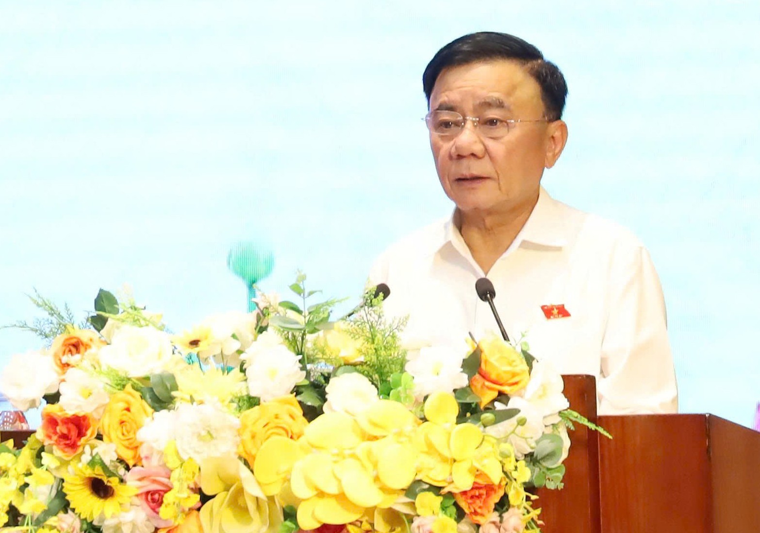 Thường Trực Ban Bí thư Trần Cẩm Tú phát biểu tại hội nghị. z6780158436040-f076e54da6fdeaf6fa6f60d555701e1a.jpg