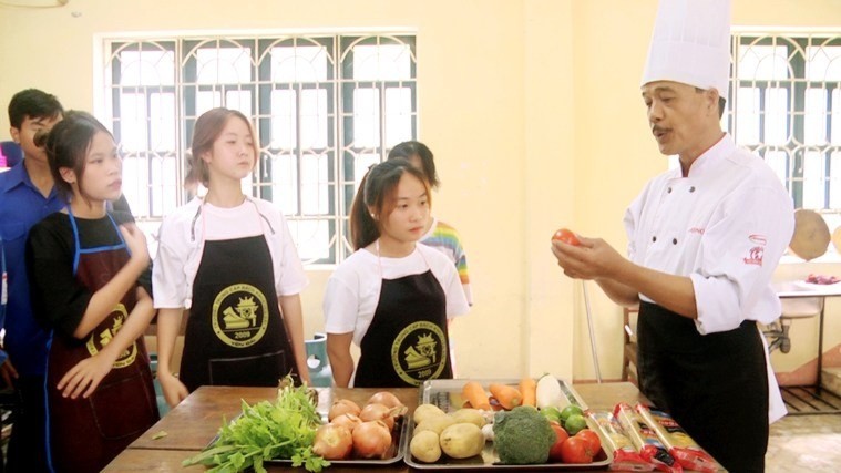 Lớp học nghề nấu ăn tại Trung tâm Giáo dục nghề nghiệp - Giáo dục thường xuyên Yên Bình. dfgdfg4-133.jpg