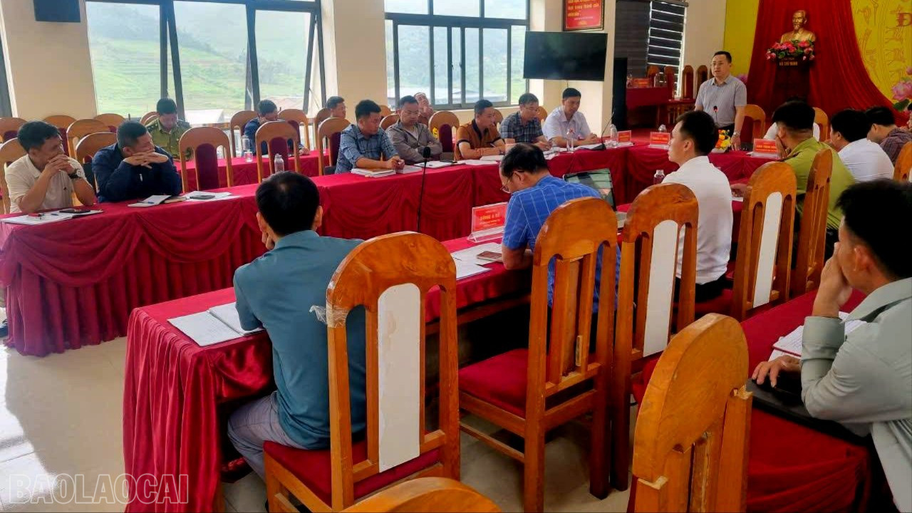 Đảng ủy xã Nậm Có tổ chức hội nghị sơ kết 9 tháng năm 2025 để đánh giá các chỉ tiêu phát triển kinh tế - xã hội, bàn các giải pháp giảm nghèo bền vững. baolaocai-bl_z7051747737075-cac8363593c3469359ee19e6a9a88bf3-8424-9469.jpg
