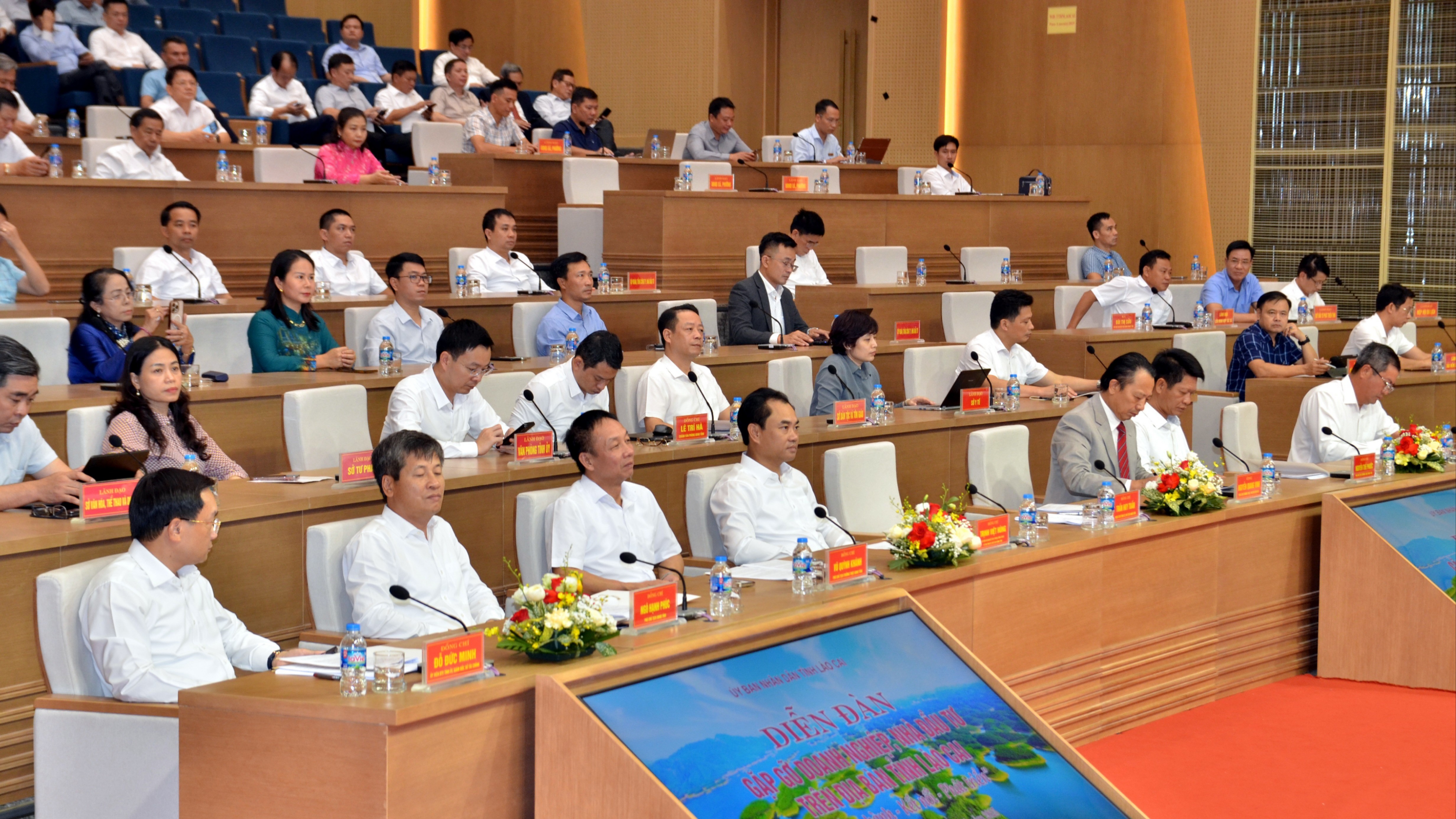 Các đại biểu tham dự tại diễn đàn. dsc-5597-7103.jpg