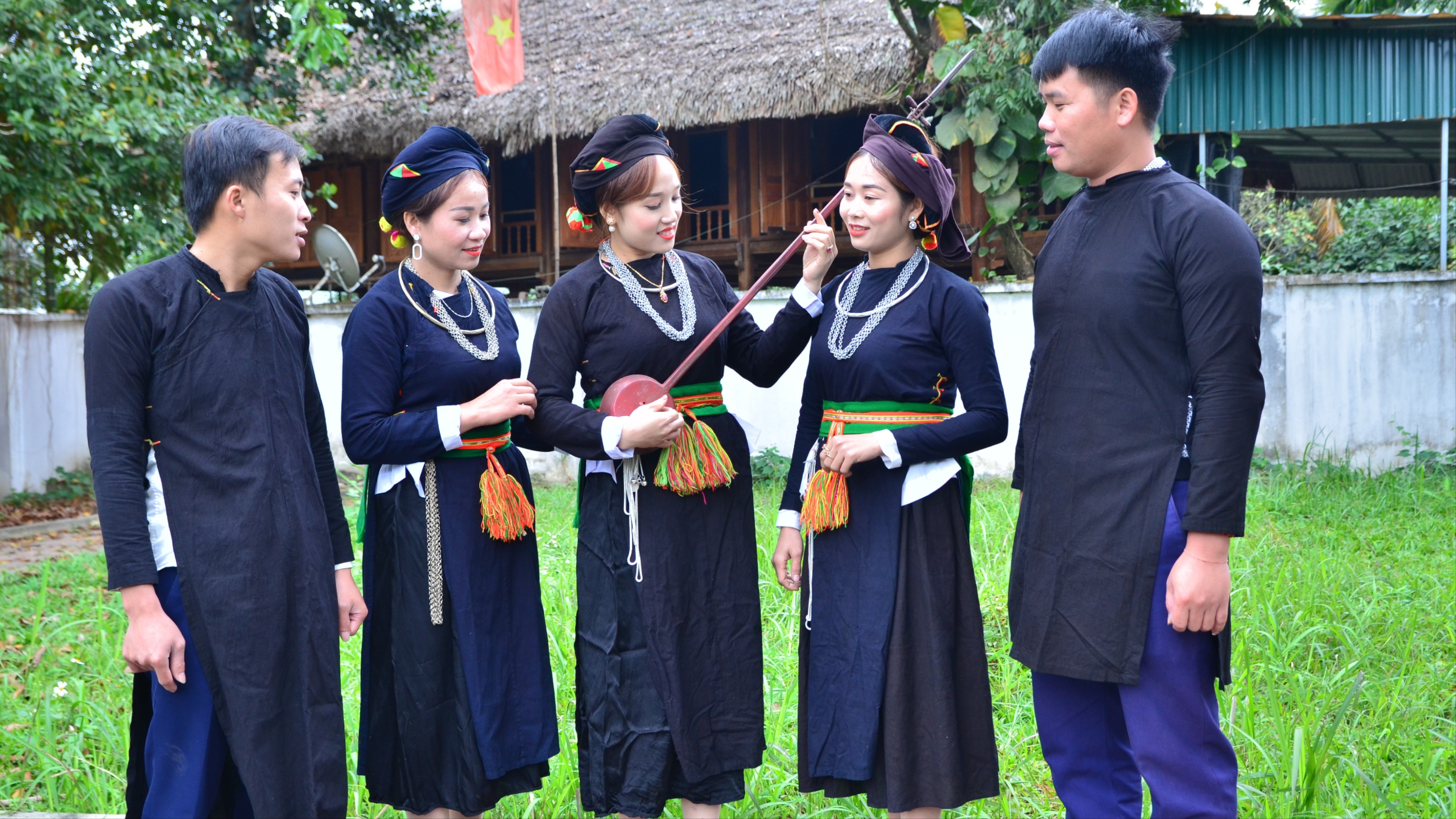 Câu lạc bộ dân ca Tày Mường Lai là nòng cốt trong các hoạt động văn nghệ, thể thao, lễ hội và du lịch của địa phương. dsc-4871-2134.jpg