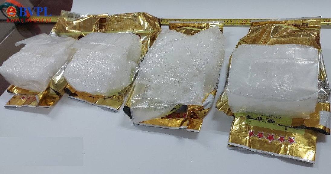 Người phụ nữ nhận vận chuyển thuê gần 1kg ma tuý với giá 95 triệu đồng ảnh 2 Người phụ nữ nhận vận chuyển thuê gần 1kg ma tuý với giá 95 triệu đồng ảnh 2