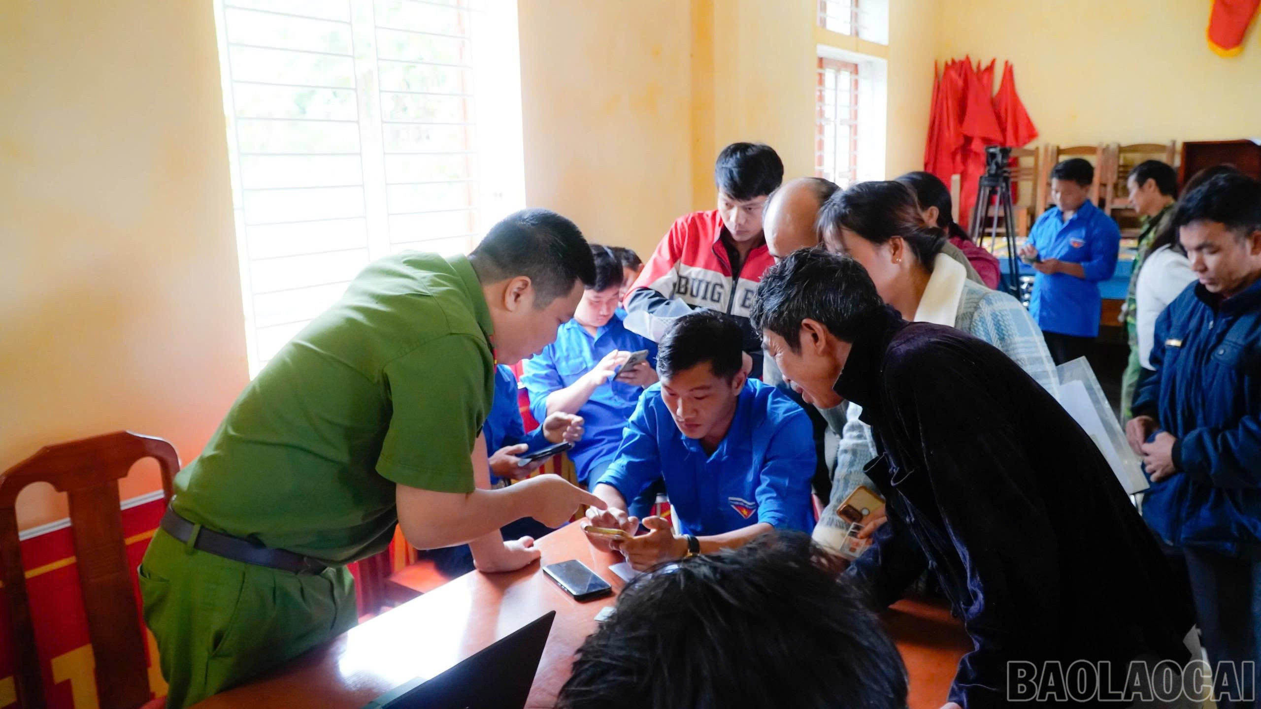 Via het Nationaal Portaal voor Overheidsdiensten worden mensen begeleid bij het uitvoeren van administratieve handelingen. baolaocai-br_z7179378575305-a14dc482cc257ca9da8f3644d1cdf13b.jpg