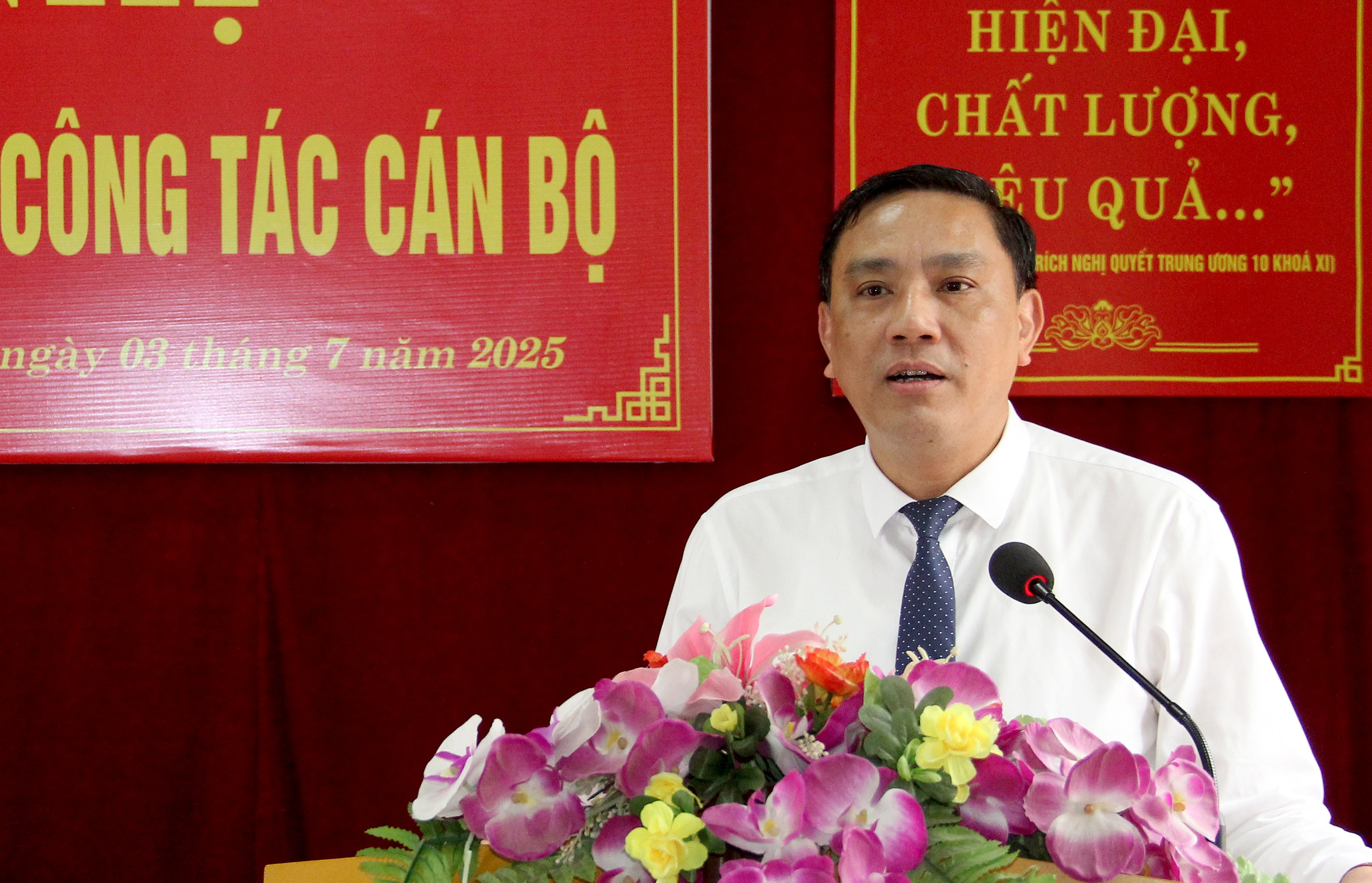 Phó Bí thư Thường trực Tỉnh uỷ Hoàng Giang phát biểu chỉ đạo tại Hội nghị. img-8029.jpg