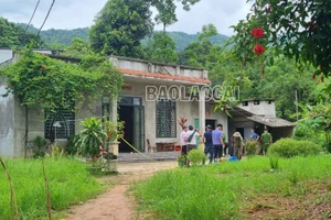 Bát Xát: Người đàn ông chém vợ bị thương rồi bỏ trốn