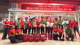 “Bữa sáng yêu thương” trao gần 1.000 suất ăn miễn phí tại Bệnh viện Đa khoa số 1 tỉnh
