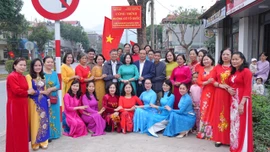 Khánh thành tuyến đường cờ Đảng, cờ Tổ quốc tại phường Cam Đường