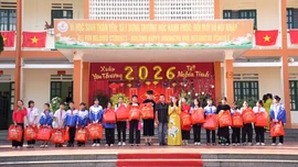 Trường THCS Nam Cường tổ chức chương trình “Xuân yêu thương – Tết nghĩa tình” năm 2026