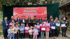 Chương trình “Xuân đoàn kết - Tết yêu thương” tại xóm Láo Túng