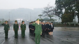 Lễ chào cờ đầu năm mới tại Cửa khẩu Kim Thành