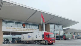 Hơn 1.200 lượt xe xuất - nhập cảnh qua Cửa khẩu Kim Thành trong 4 ngày nghỉ Tết Dương lịch