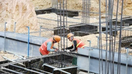 Tết Dương lịch trên công trường Dự án Trường Phổ thông nội trú Tiểu học và THCS A Mú Sung