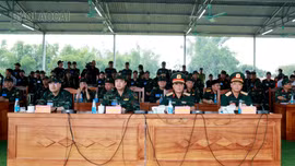 Các đồng chí lãnh đạo tỉnh và Quân khu 2 tham gia tổng duyệt diễn tập phòng thủ dân sự phòng chống thiên tai tỉnh Lào Cai năm 2026