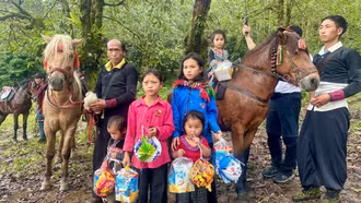 Trẻ em vùng cao Lào Cai vui với hội trăng rằm