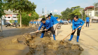 Hơn 1.000 đoàn viên, thanh niên ra quân hỗ trợ Nhân dân tổng vệ sinh môi trường 