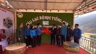 Câu lạc bộ tiếng Anh đầu tiên cho học sinh dân tộc thiểu số Si Ma Cai