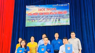 Bàn giao mô hình điểm “Thanh niên Lào Cai nói không với tảo hôn, hôn nhân cận huyết thống”