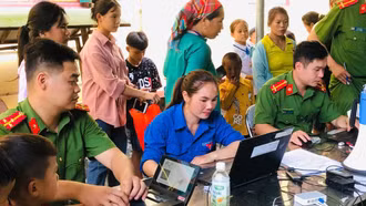 Hơn 1.000 đoàn viên, thanh niên tình nguyện hỗ trợ 70 ngày, đêm cao điểm cấp Căn cước