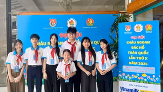 7 thiếu nhi Lào Cai tham dự Đại hội cháu ngoan Bác Hồ toàn quốc lần thứ X.