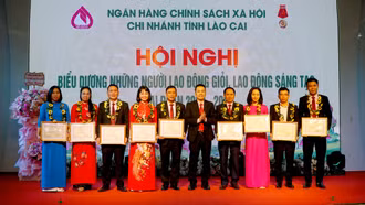 Ngân hàng CSXH Chi nhánh tỉnh Lào Cai biểu dương người lao động giỏi, lao động sáng tạo giai đoạn 2020 - 2025