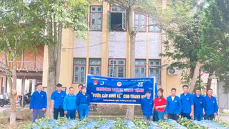 Mường Khương: Trao tặng 15 mô hình "Vườn cây sinh kế" cho thanh niên có hoàn cảnh khó khăn