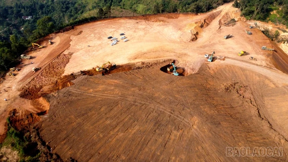 Gấp rút thi công dự án trường nội trú biên giới A Mú Sung