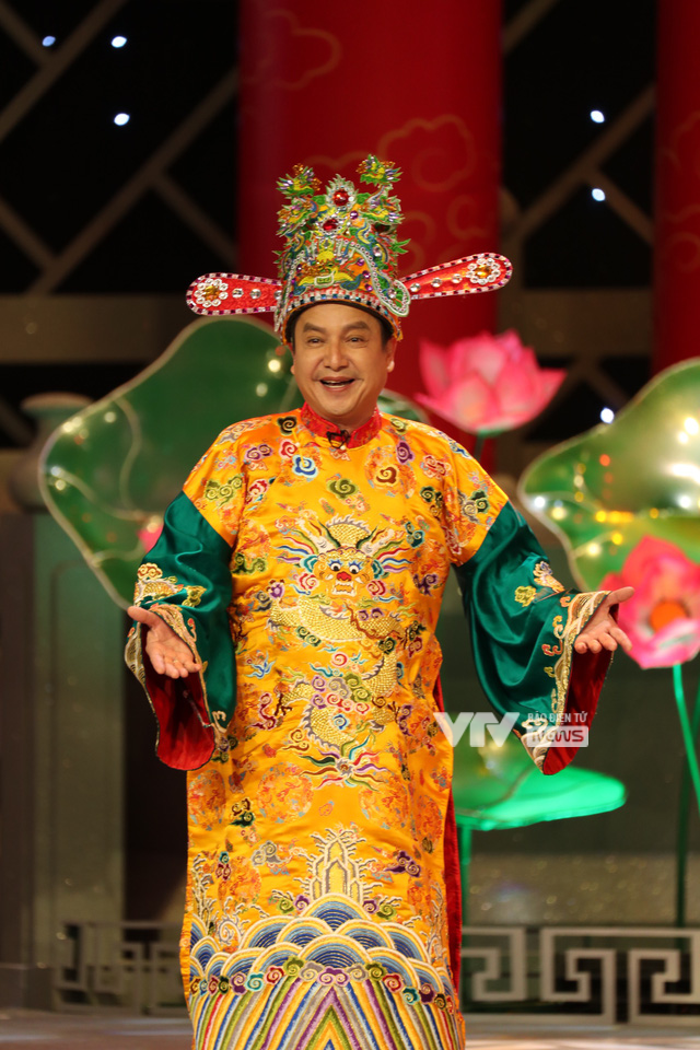 Táo quân 2022: Táo Giao thông tung lắm chiêu trò - Ảnh 2. Táo quân 2022: Táo Giao thông tung lắm chiêu trò - Ảnh 2.