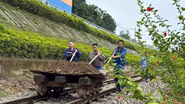 Đường tàu - đường hoa