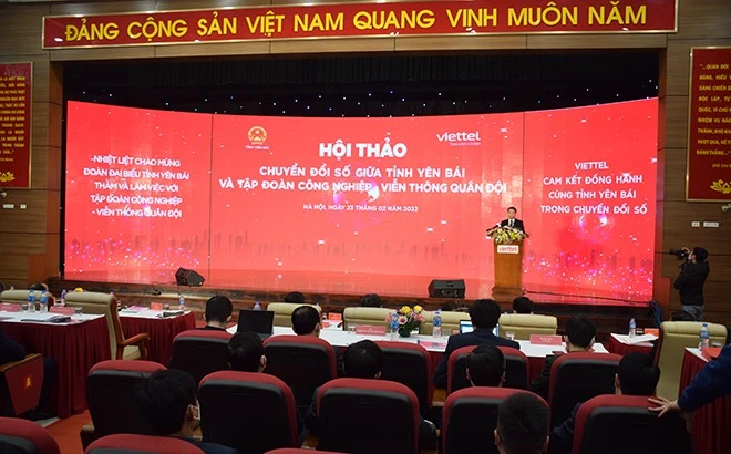 Thường trực Tỉnh ủy tham dự Hội thảo “Viettel cam kết đồng hành cùng tỉnh Yên Bái trong chuyển đổi số” ảnh 5