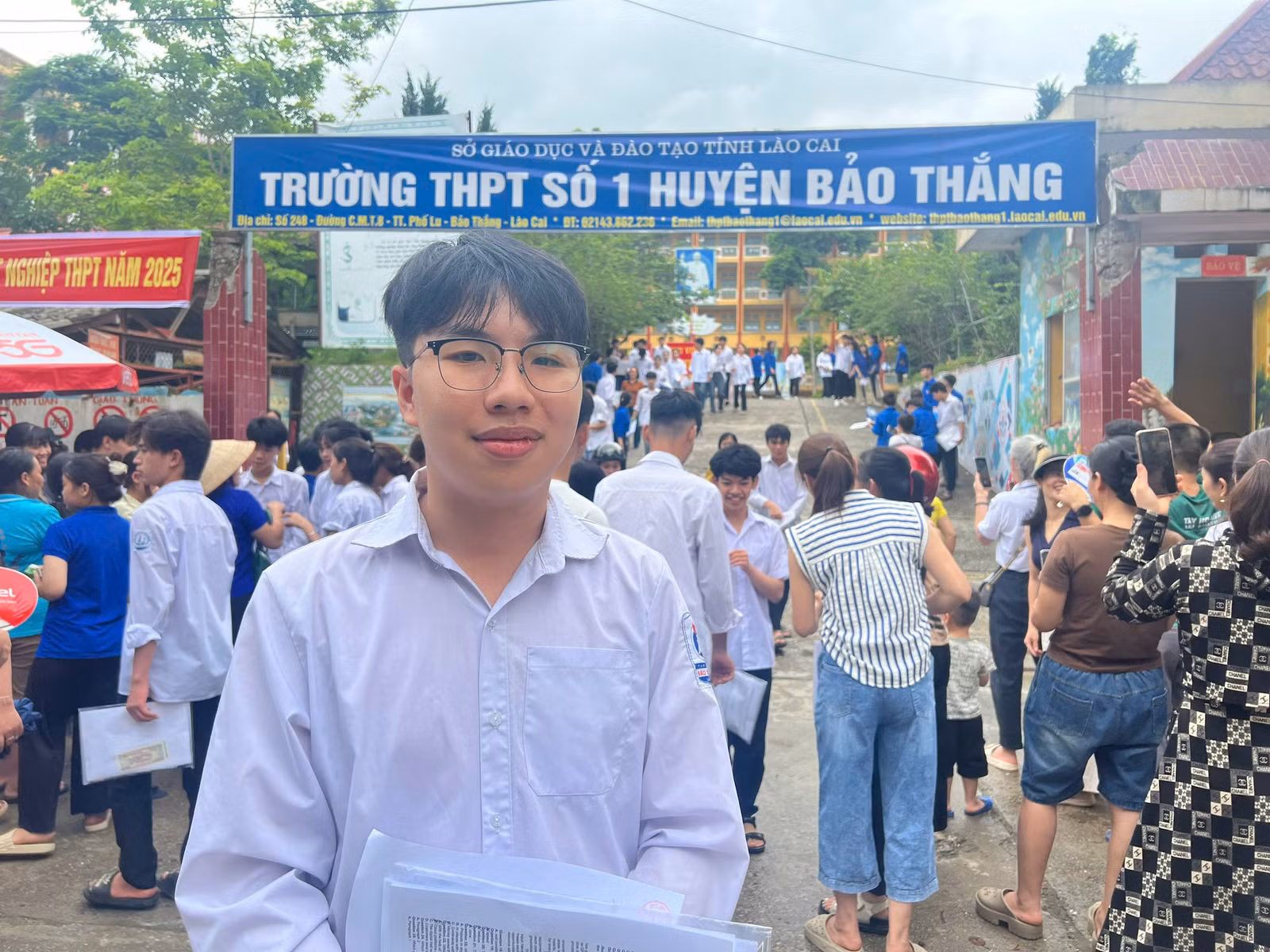 Em Nguyễn Đức Duy vui mừng khi hoàn thành tốt môn Vật lý.