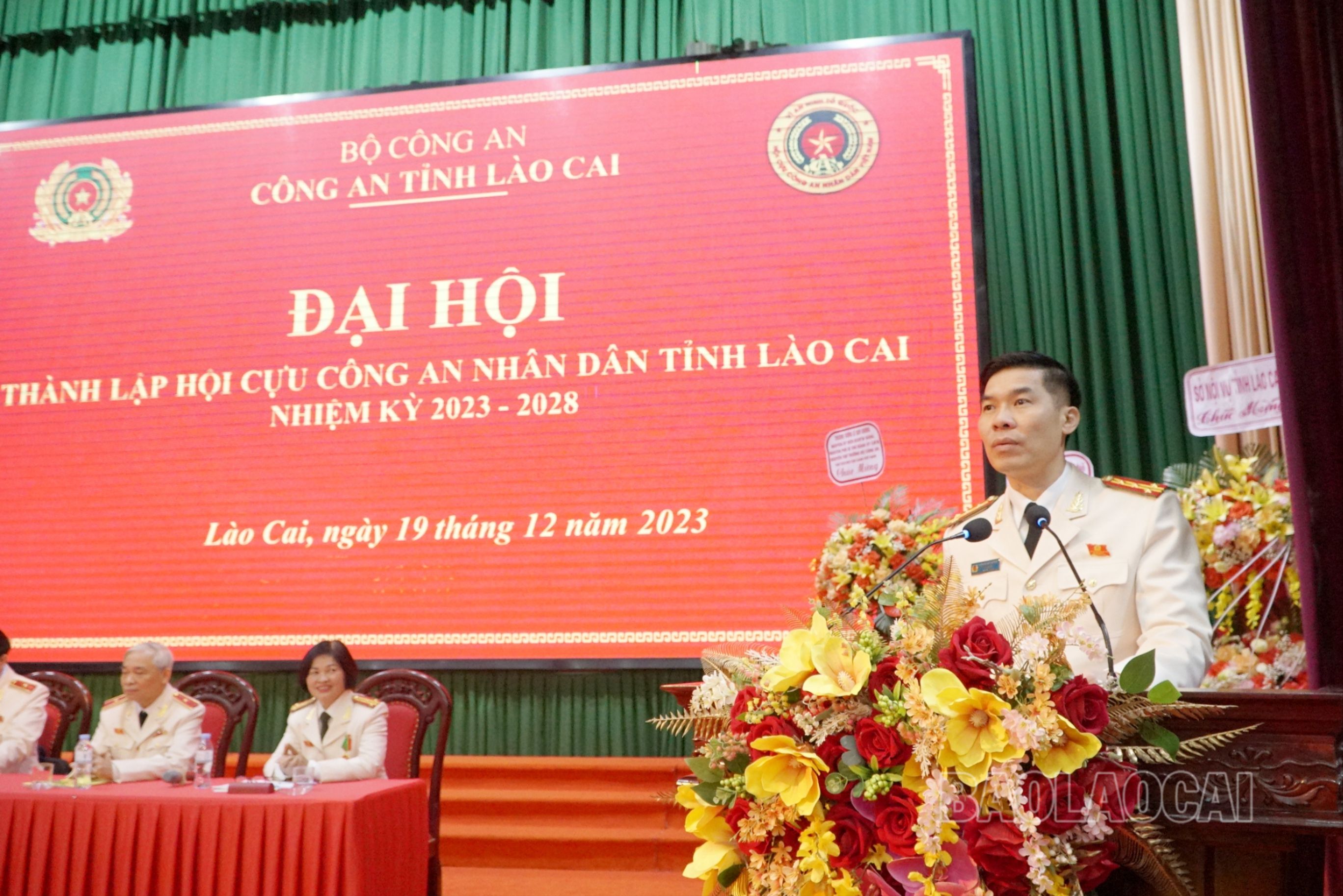 Đại tá Cao Minh Huyền, Giám đốc Công an tỉnh chúc mừng thành công của đại hội. img-20231219-181356-9189-2090.jpg