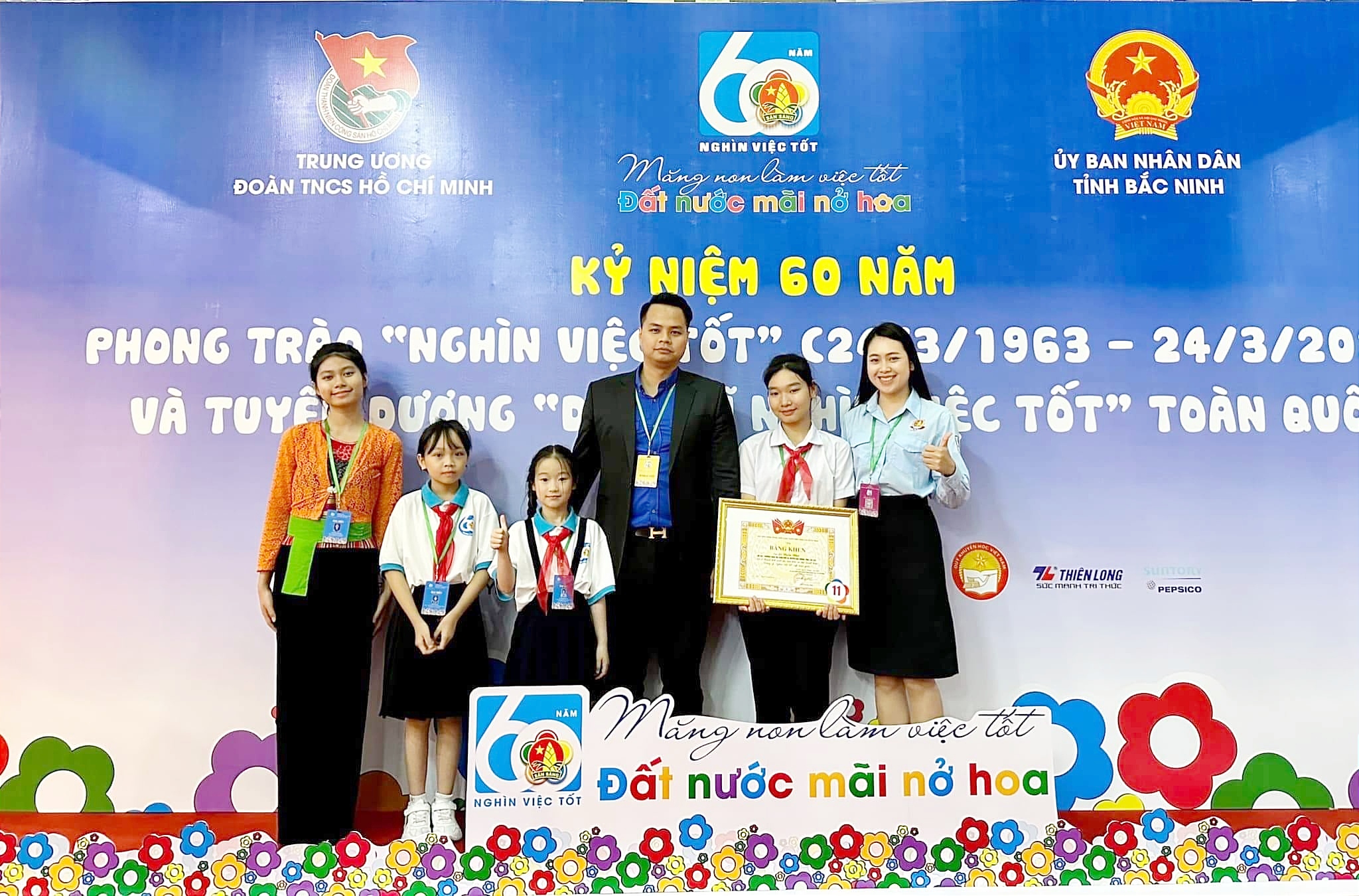 Măng non làm việc tốt, đất nước mãi nở hoa. IMG_20230427_105420.jpg