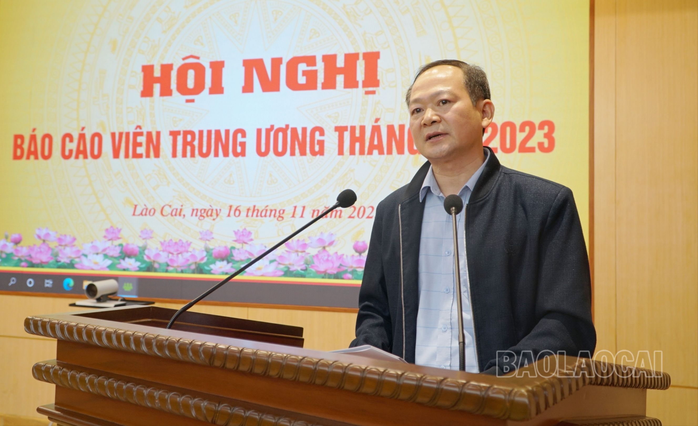 Đồng chí Đỗ Đức Liệu, Phó Trưởng Ban Tuyên giáo Tỉnh ủy nhấn mạnh một số nội dung Thường trực các huyện ủy, thị ủy, thành ủy, đảng ủy trực thuộc, các báo cáo viên tập trung tuyên truyền trên địa bàn tỉnh. IMG_20231116_113620.jpg