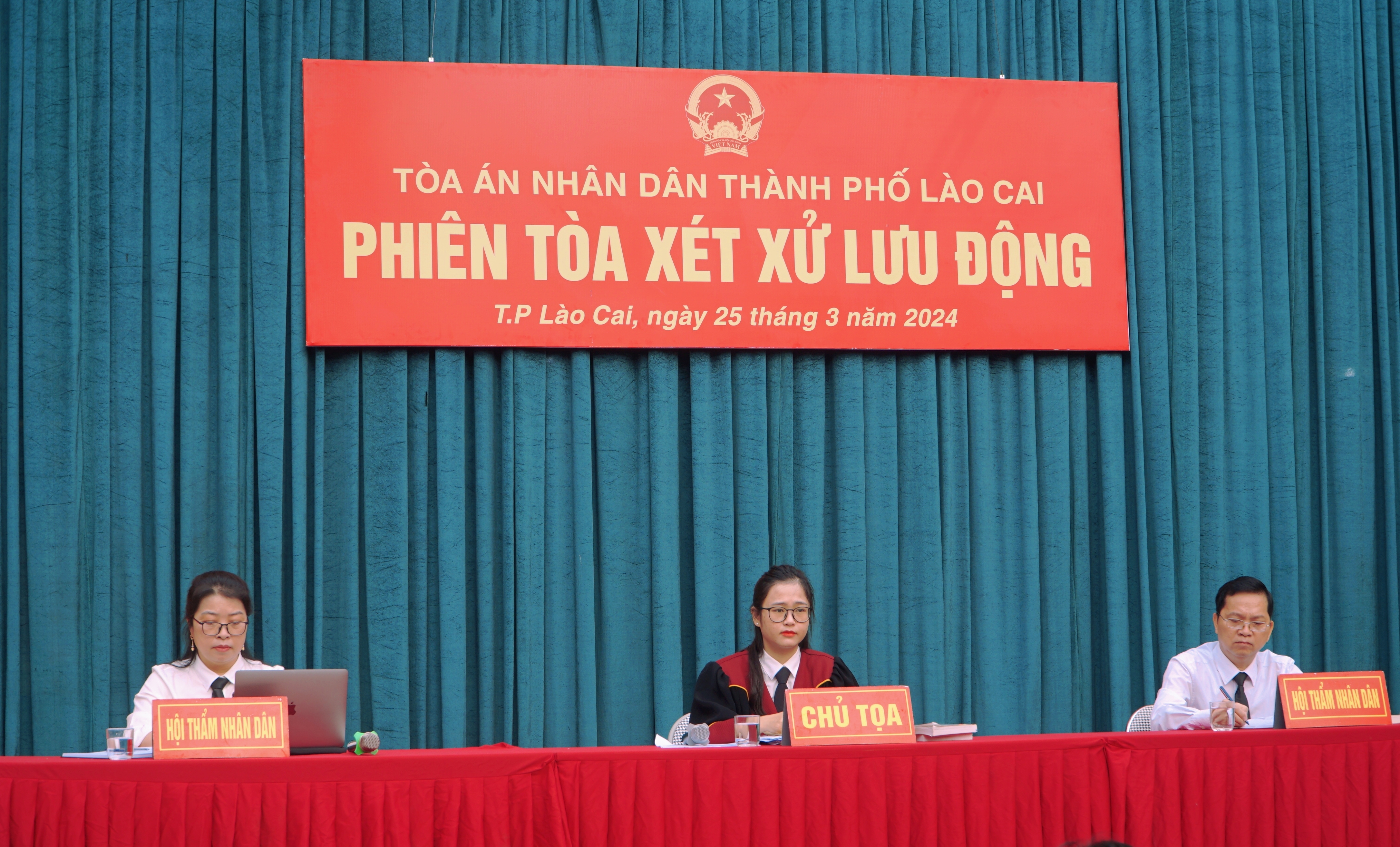 Hội đồng xét xử. IMG_20240325_102121_batch_2_1711337029314.jpg