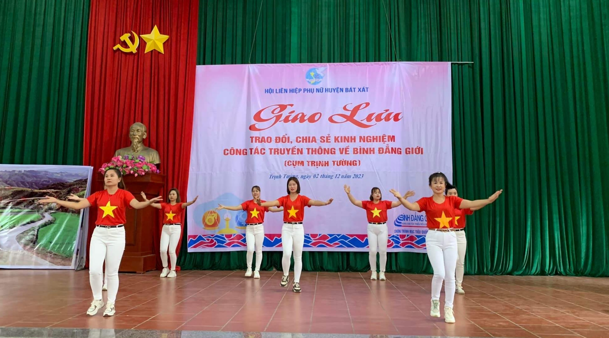 Các đội giao lưu văn nghệ, tọa đàm. IMG_20231202_171704.jpg