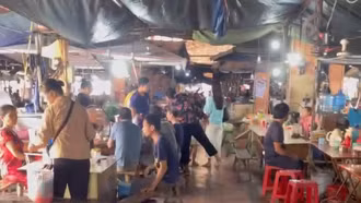 Food tour ở chợ Pom Hán