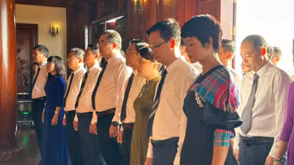 Sở Văn hóa, Thể thao và Du lịch Lào Cai tổ chức Lễ dâng hương và báo công Chủ tịch Hồ Chí Minh