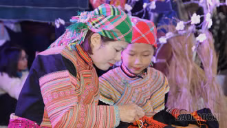 Bắc Hà quảng bá văn hóa qua hội thi trình diễn trang phục các dân tộc thiểu số 