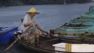 Mưu sinh bên bến hồ