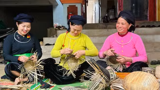 Người Tày Vĩnh Yên phát triển nghề đan lát truyền thống