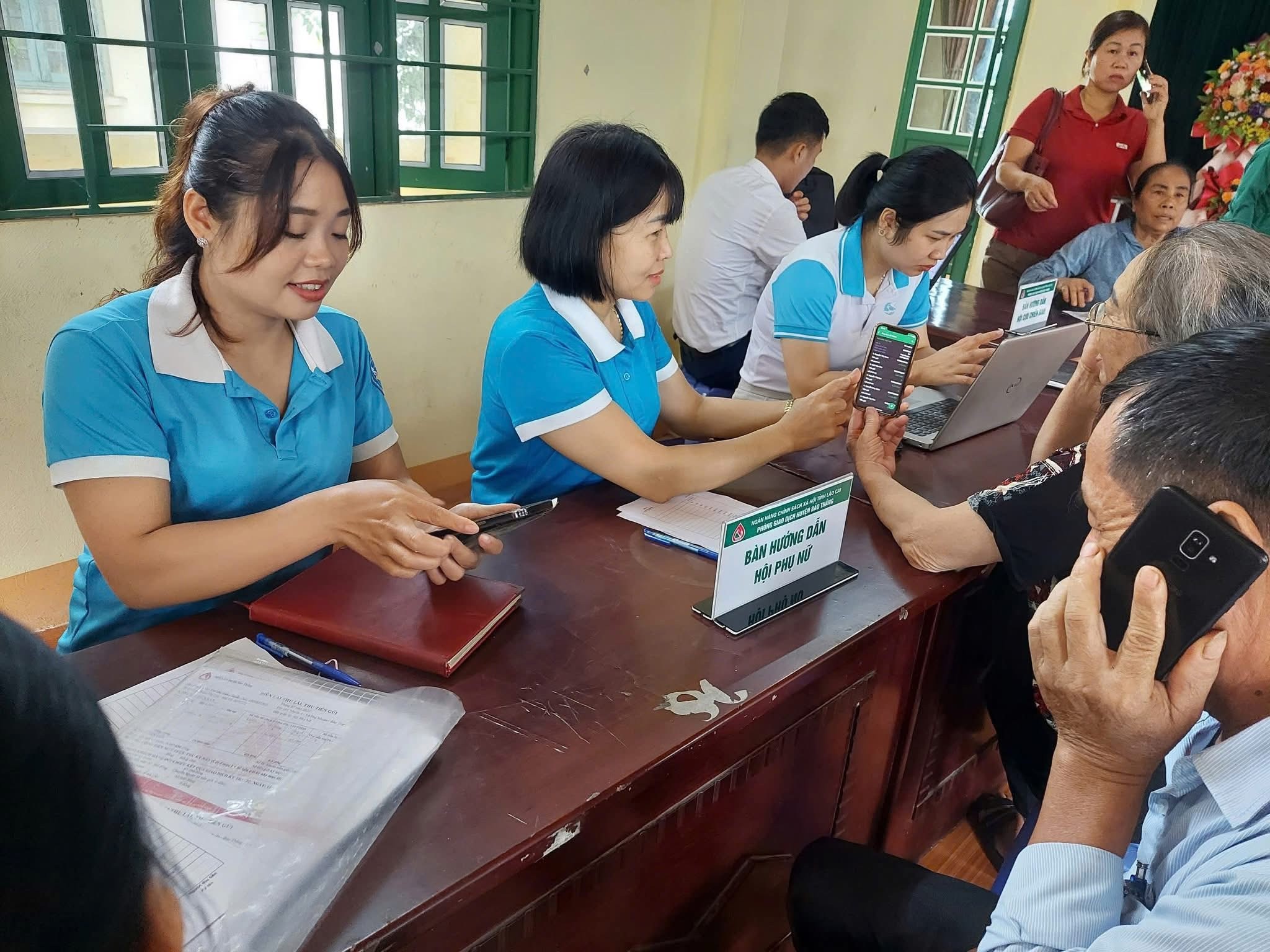 Hội, đoàn thể nhận ủy thác bám sát địa bàn, phối hợp cùng tổ tiết kiệm và vay vốn đảm bảo 100% đối tượng chính sách được tiếp cận nguồn vốn khi có nhu cầu vay vốn. img-2578.jpg