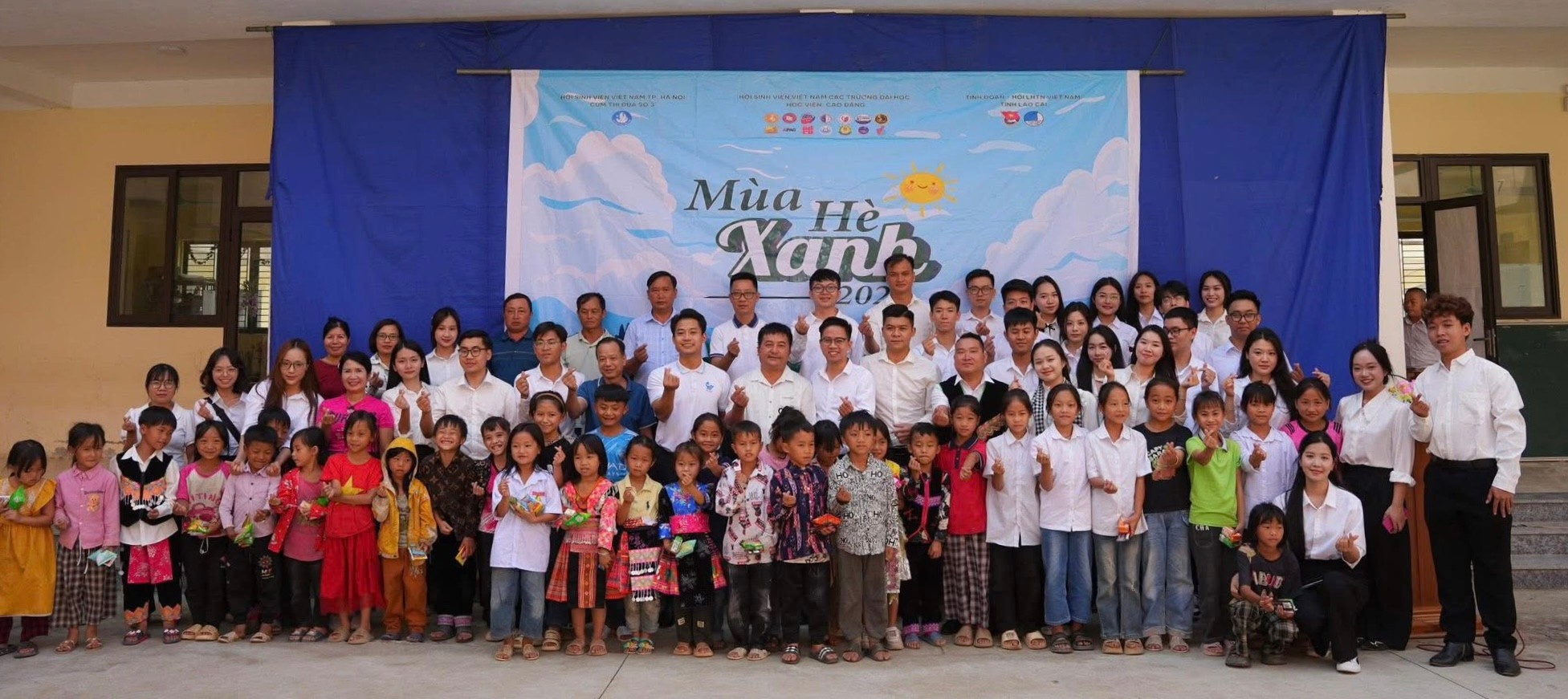 Les élèves de l'école primaire et secondaire Phinh Ho, pensionnat pour minorités ethniques, participent au programme. (Photo : TD) img-2931-4692.jpg