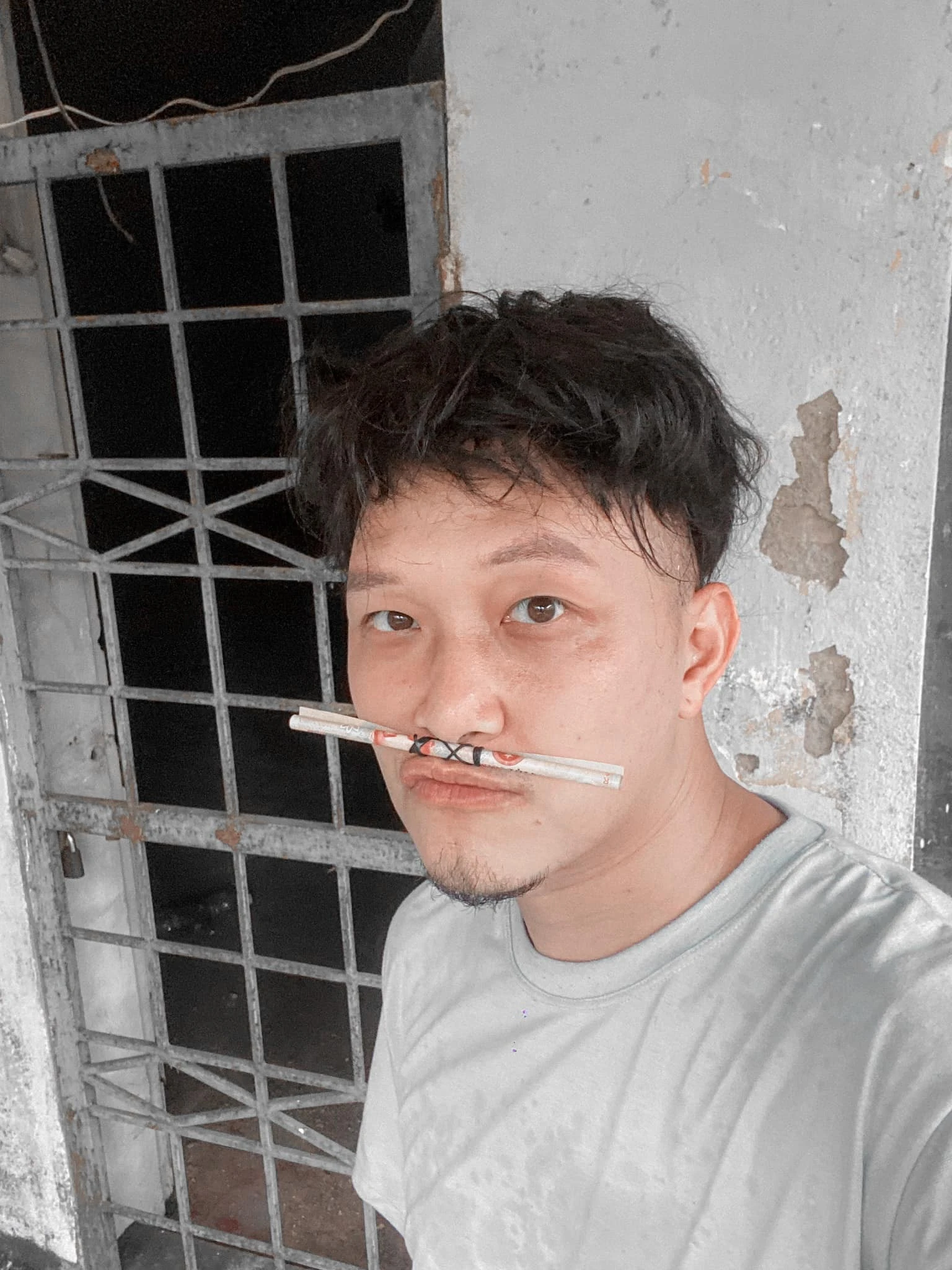 Nhân vật Bản gần gũi, tạo tiếng cười cho khán giả.