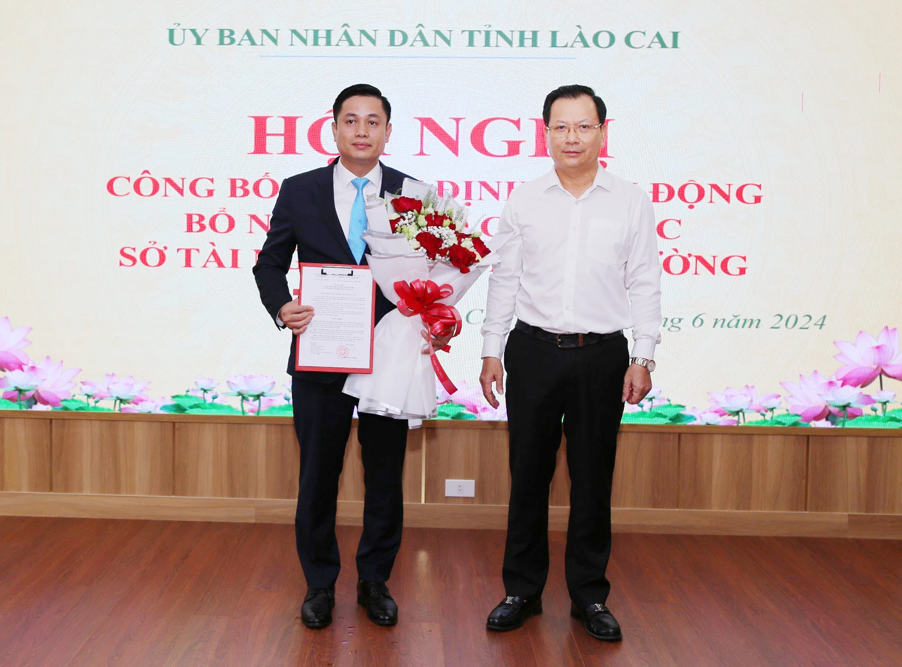 nhận quyết định.jpeg