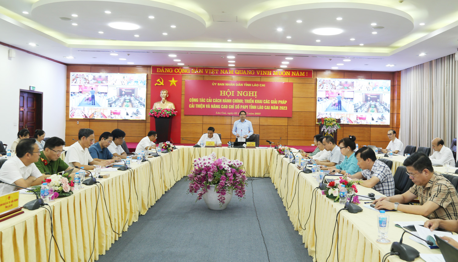 Quang cảnh hội nghị tại đầu cầu Trung tâm hội nghị tỉnh. B1.jpg