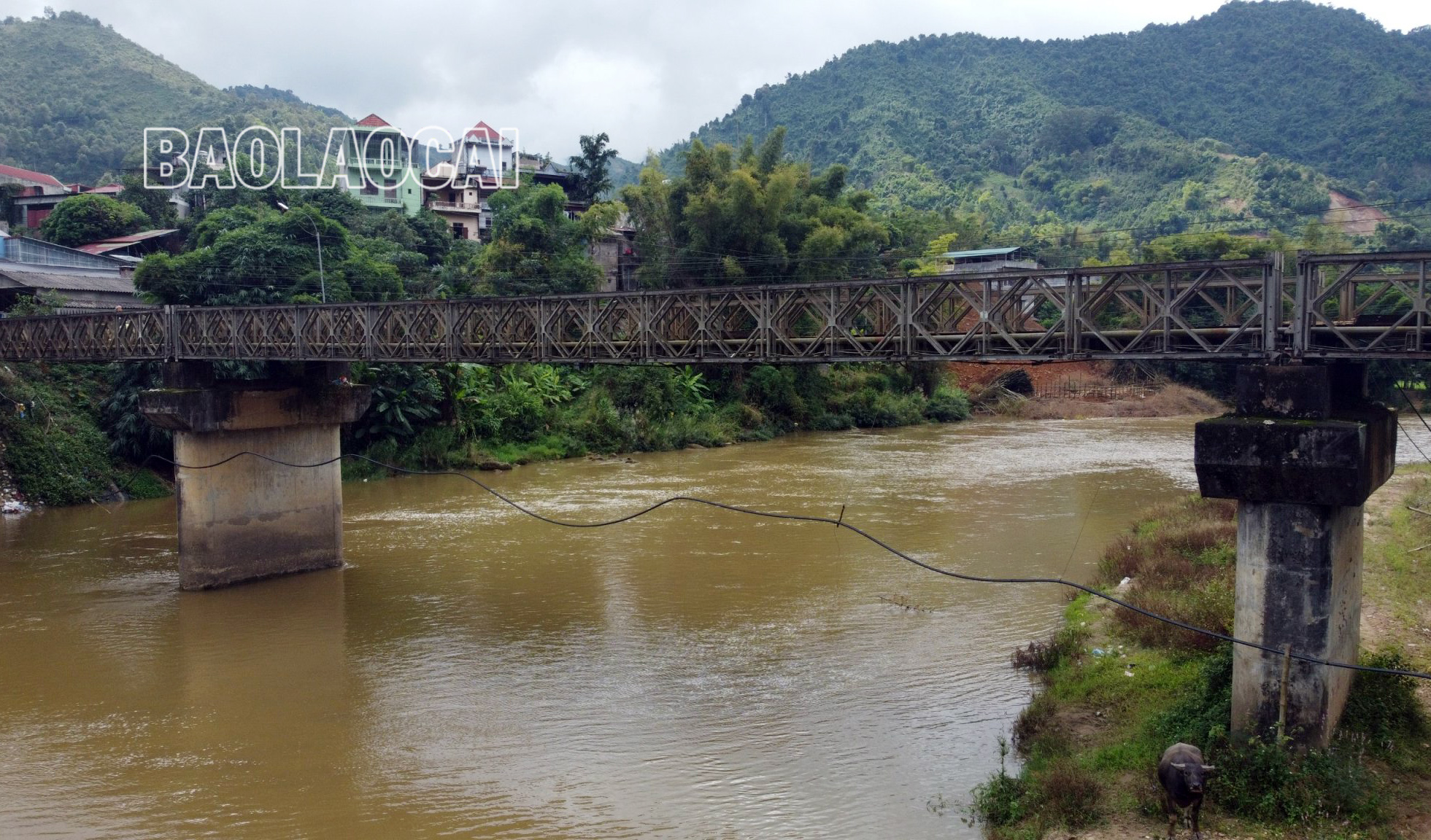 Cầu thép Dương Quỳ (Văn Bàn) đang xuống cấp và hỏng nặng. C11.jpg