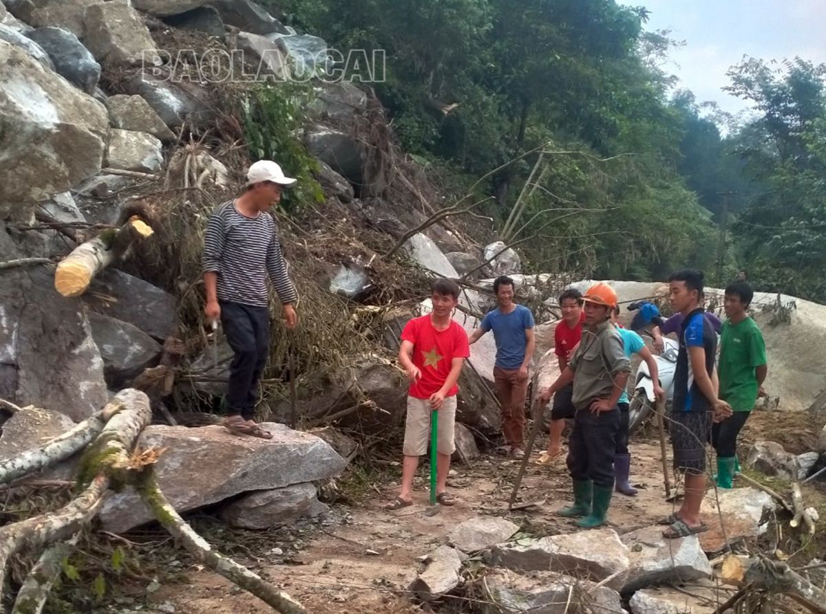 Người dân Phìn Hồ Thầu mong sớm thoát cảnh chia cắt giao thông