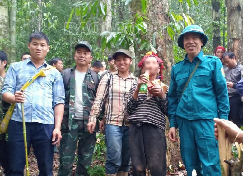 Bà Triệu Thị D. được tìm thấy trong rừng với tình trạng sức khỏe yếu. U111.jpg
